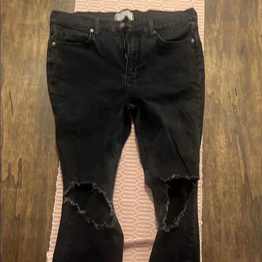 Distressed Black Skinny Jeans